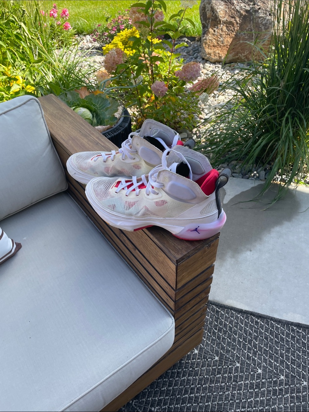 Nike Women's White and Pink Athletic Basketball Shoes